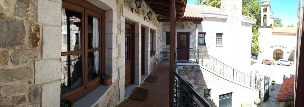 Hotel Ξενωνασ Σελινουντα à Kosmás Extérieur photo