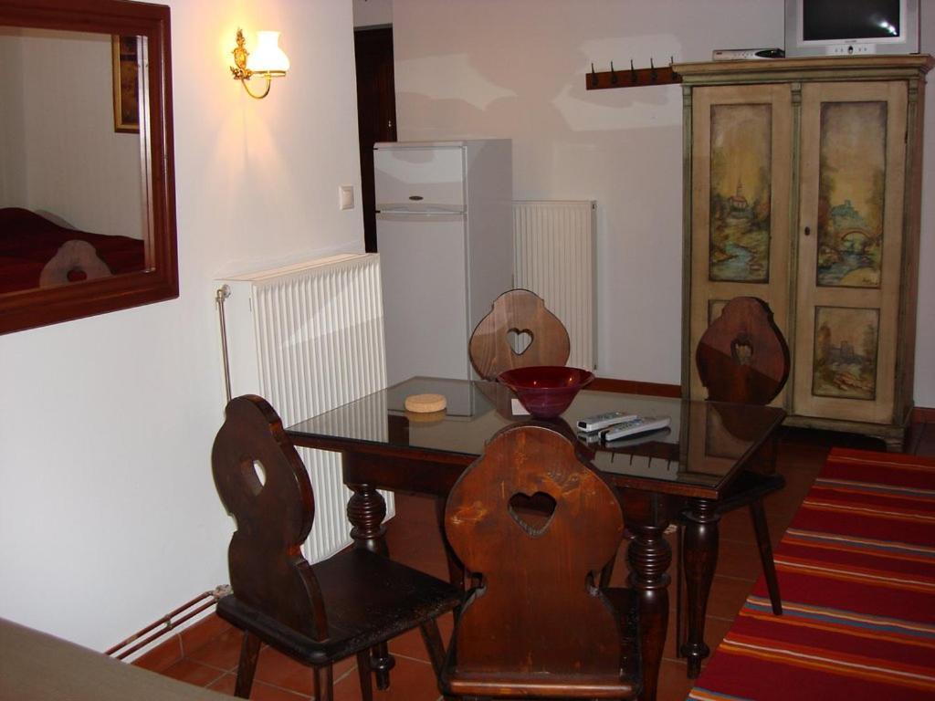 Hotel Ξενωνασ Σελινουντα à Kosmás Extérieur photo