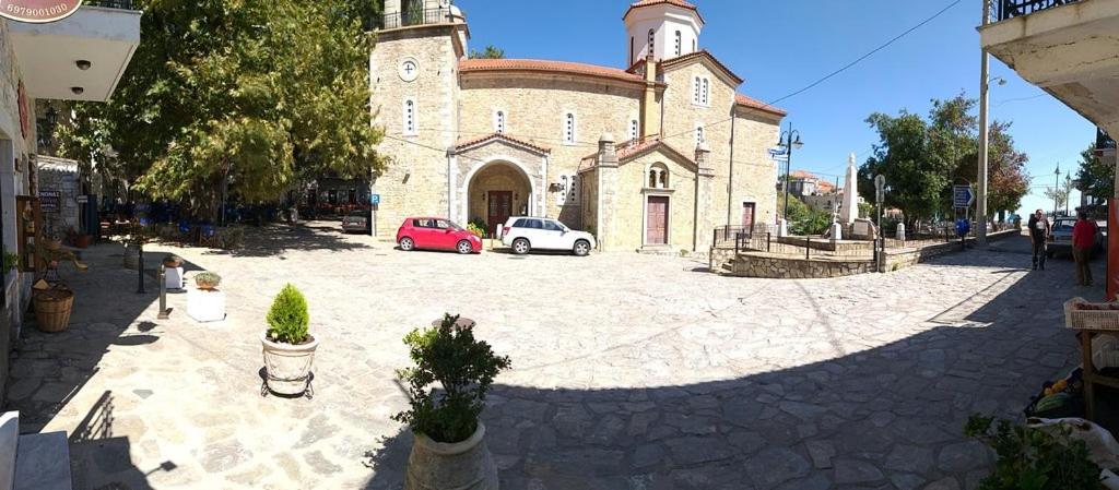 Hotel Ξενωνασ Σελινουντα à Kosmás Extérieur photo