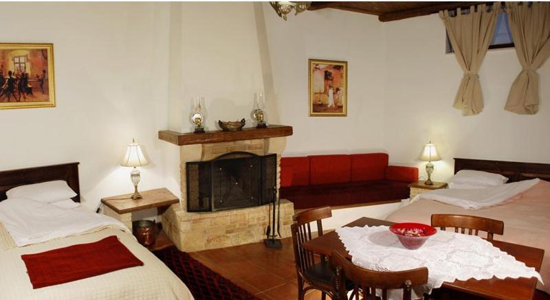 Hotel Ξενωνασ Σελινουντα à Kosmás Extérieur photo